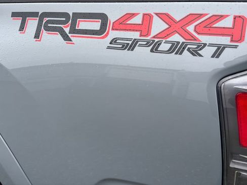 Used 2021 Toyota Tacoma TRD Sport AWD/4WD image 28