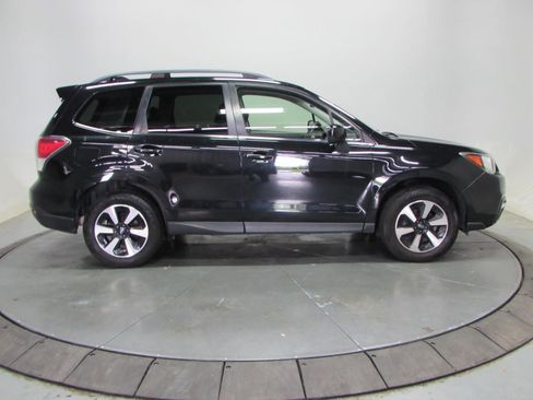 Used 2017 Subaru Forester 2.5i Limited AWD/4WD image 8