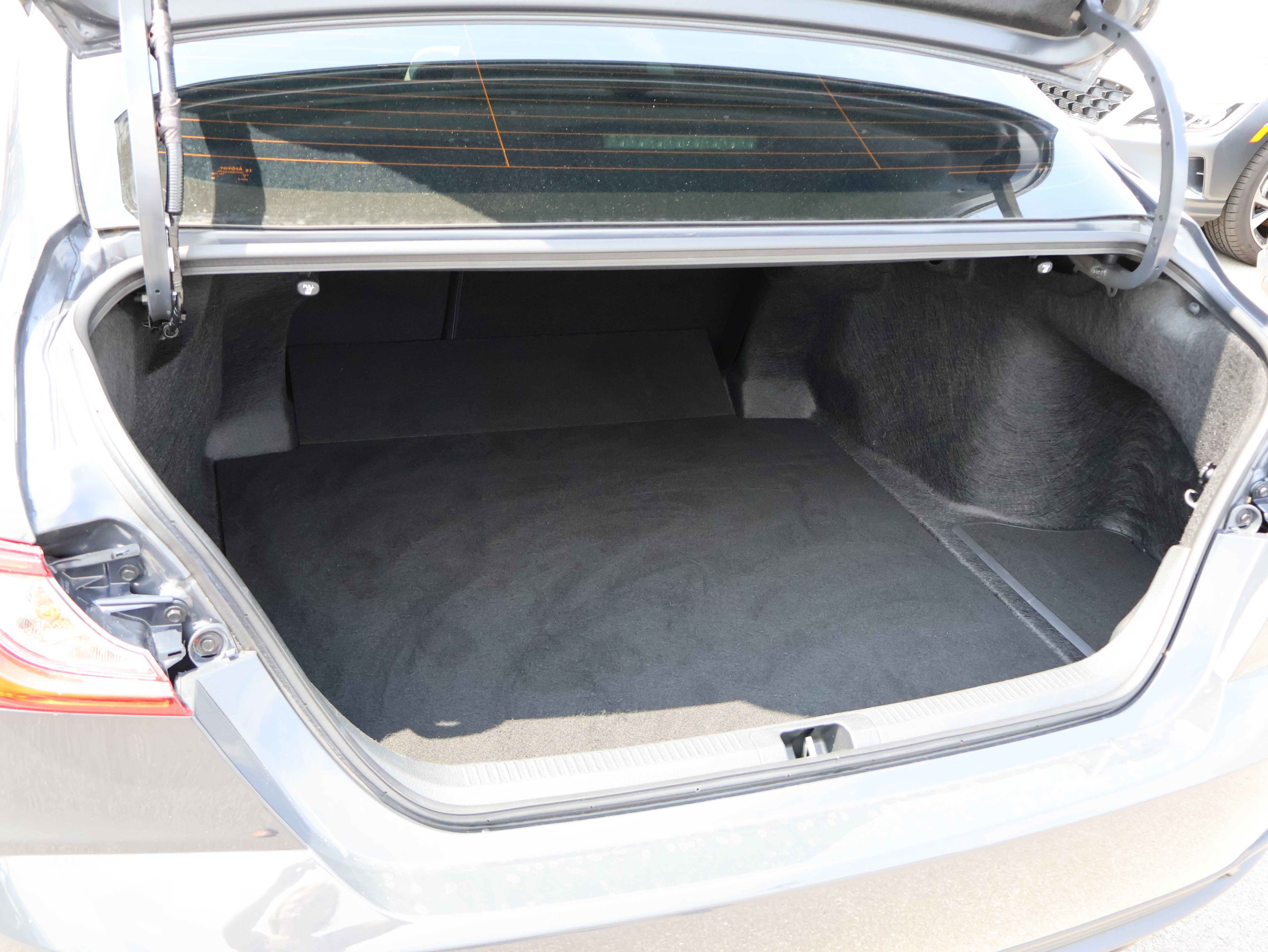 Used 2025 Toyota Camry SE FWD image 7