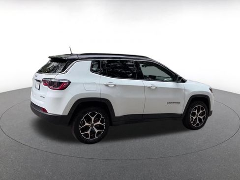 Used 2025 Jeep Compass Limited AWD/4WD image 12