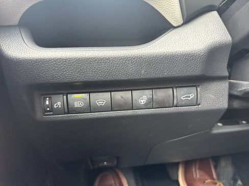 Used 2023 Toyota RAV4 XLE Premium AWD/4WD image 28