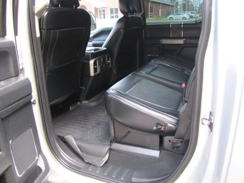 Used 2019 Ford F250 Lariat w/ Lariat Value Package image 18