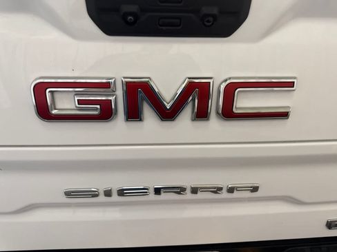 Used 2024 GMC Sierra 1500 Elevation w/ X31 Off-Road Package AWD/4WD image 15