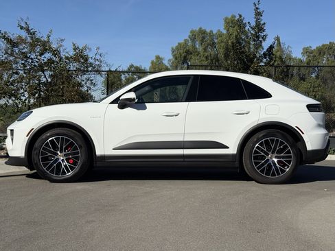Used 2025 Porsche Macan 4S Electric image 2