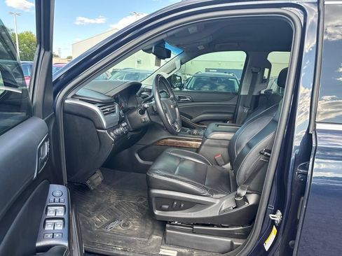 Used 2020 Chevrolet Tahoe LT w/ Luxury Package AWD/4WD image 2