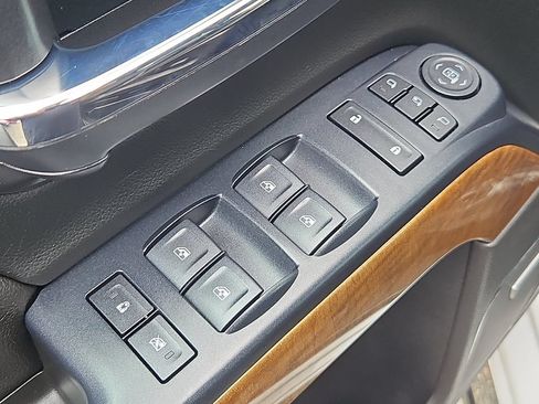 Used 2018 Chevrolet Silverado 1500 LTZ w/ Sport Package AWD/4WD image 27