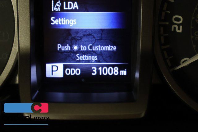 Certified 2018 Toyota Tacoma SR5 AWD/4WD image 16