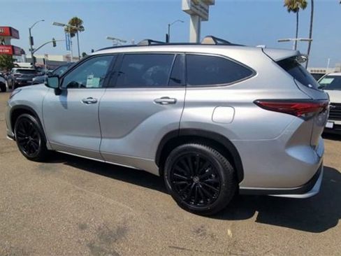Used 2023 Toyota Highlander XSE image 6