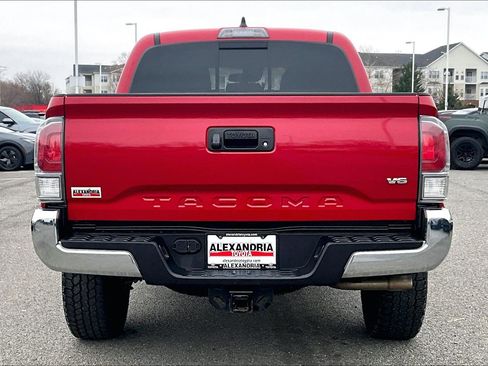 Used 2023 Toyota Tacoma TRD Off-Road image 4