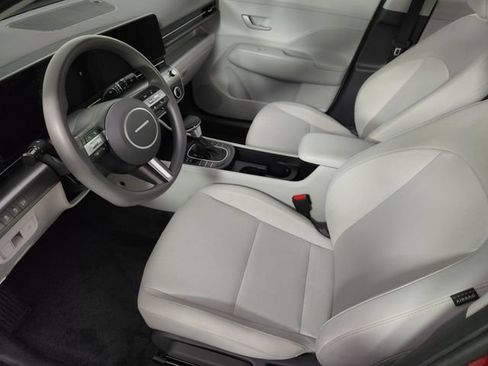 Certified 2025 Hyundai Kona SE AWD/4WD image 11