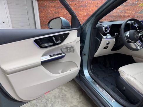 New 2026 Mercedes-Benz GLC 300 GLC 300 image 9