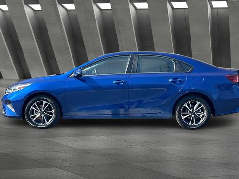 Used 2024 Kia Forte LXS image 7