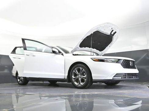 Used 2023 Honda Accord EX image 43