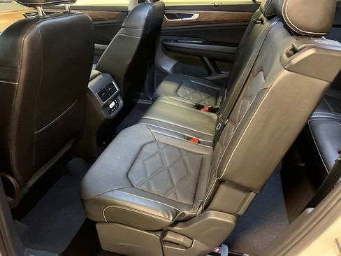 Certified 2024 Volkswagen Atlas SE FWD image 17
