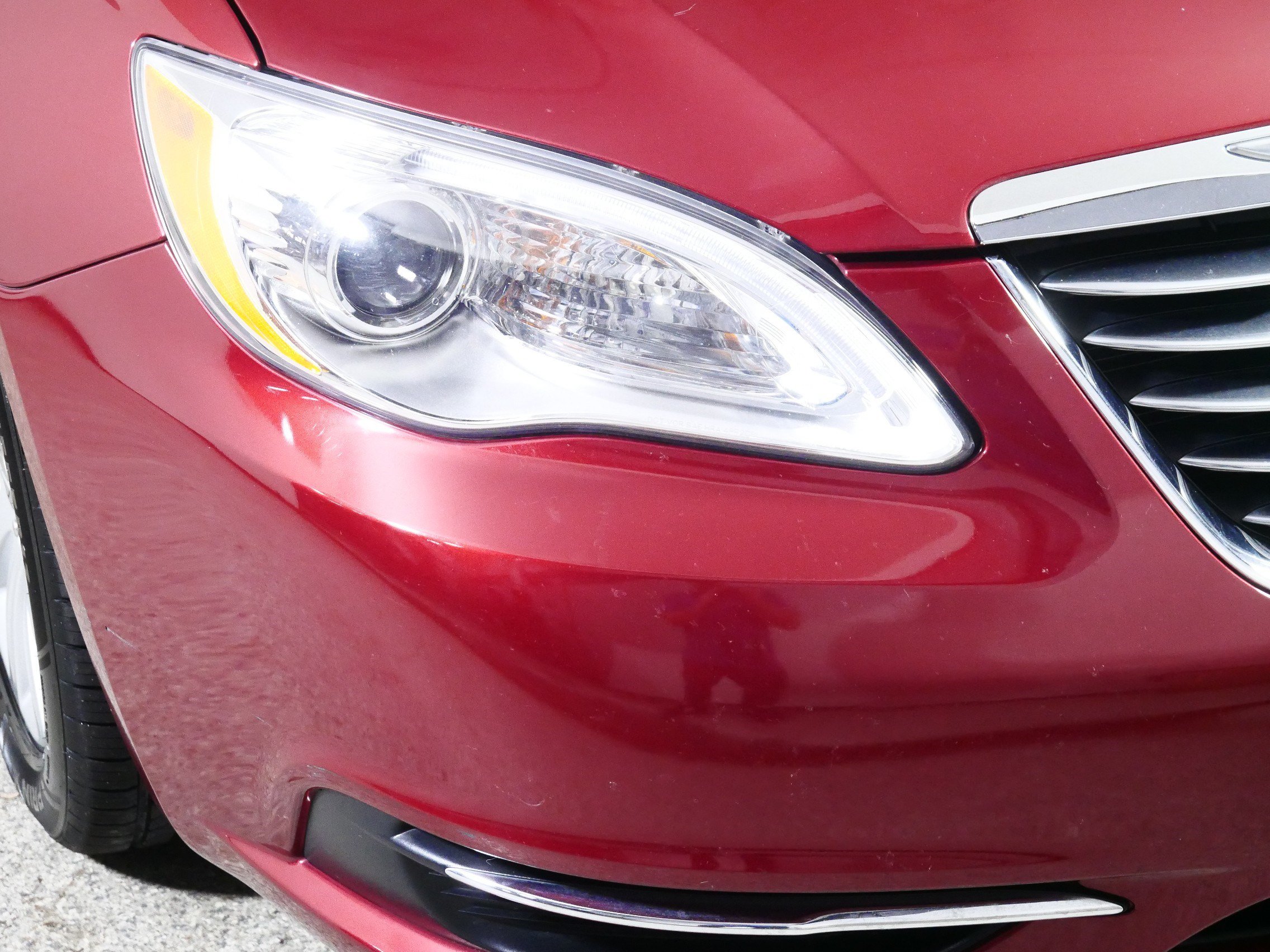 Used 2012 Chrysler 200 Touring FWD image 16