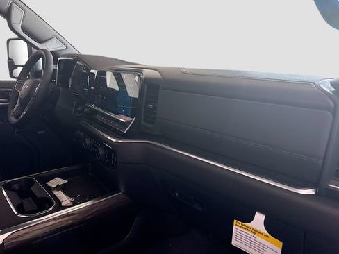 New 2026 Chevrolet Silverado 2500 LTZ w/ LTZ Plus Package AWD/4WD image 32
