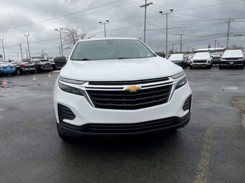 Used 2022 Chevrolet Equinox LS w/ LS Convenience Package image 3