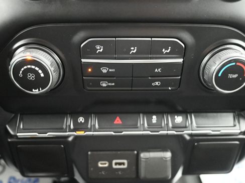 Certified 2019 Chevrolet Silverado 1500 LT w/ Remote Start Package image 15