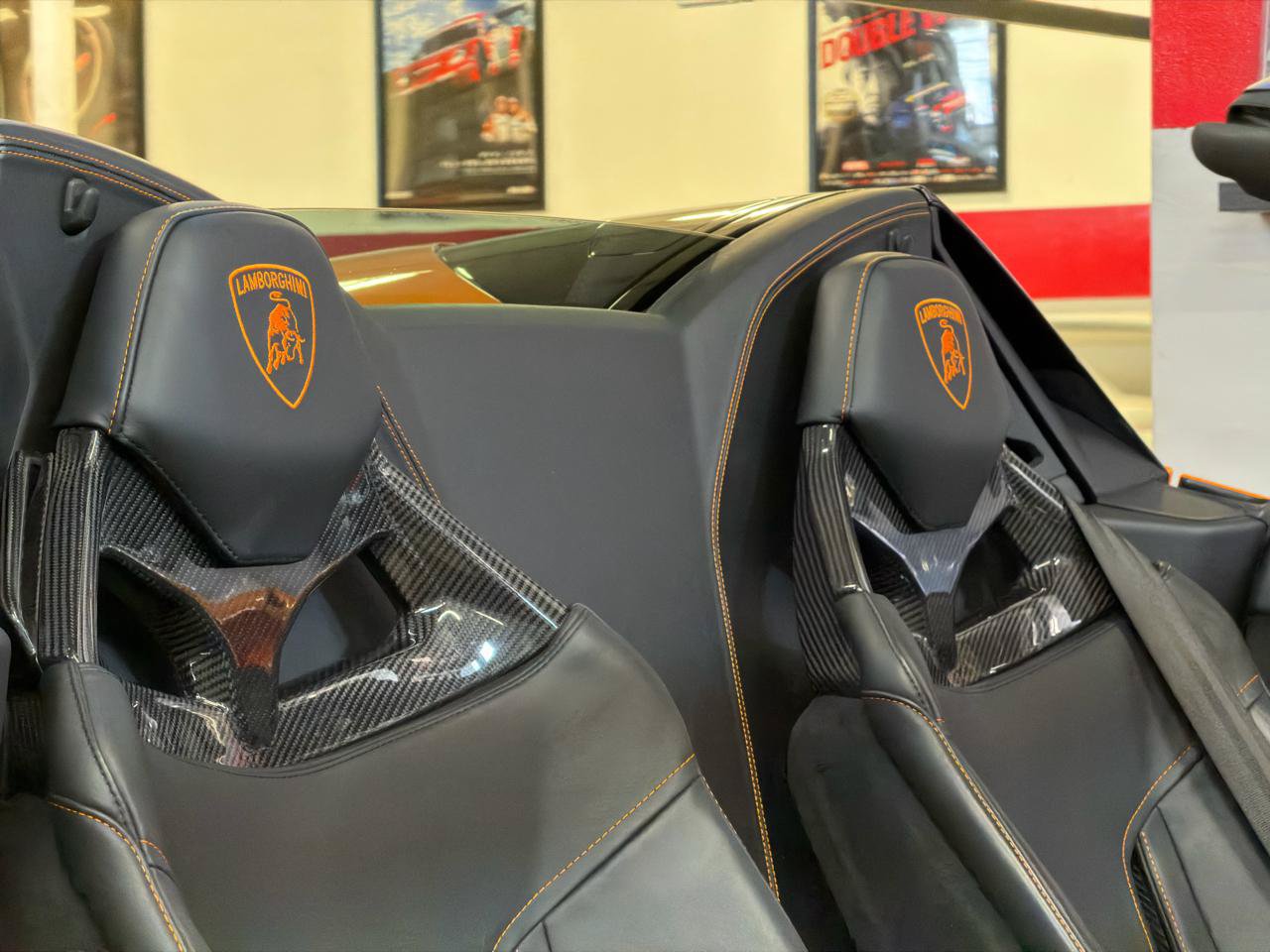 Used 2021 Lamborghini Huracan EVO RWD image 27
