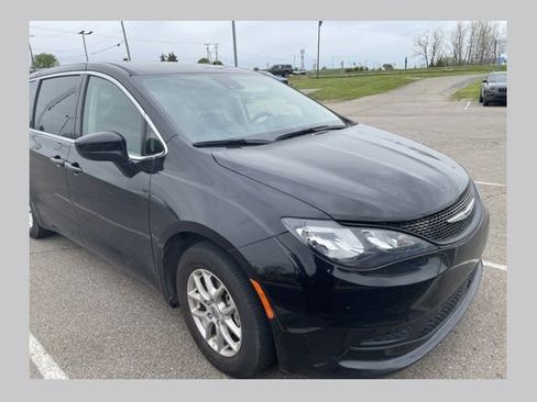 Used 2024 Chrysler Voyager LX FWD image 1
