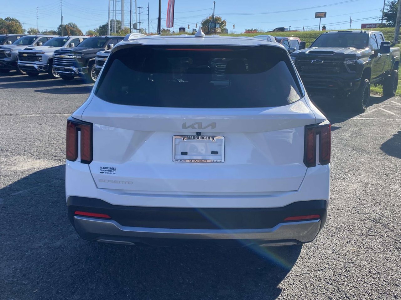 Used 2024 Kia Sorento S w/ Panoramic Sunroof Package FWD image 7