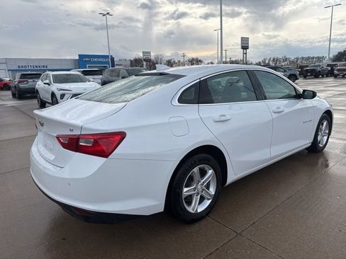 Used 2024 Chevrolet Malibu LT image 3