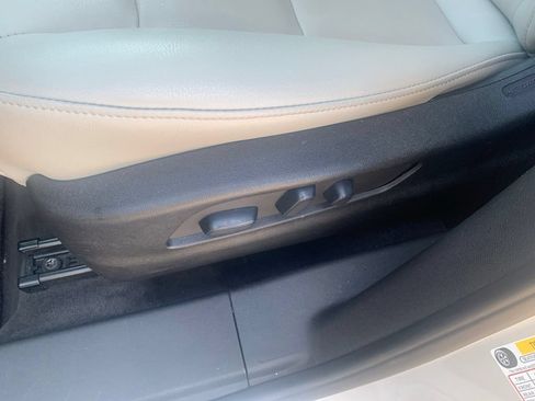 Used 2022 Cadillac XT4 Luxury w/ Driver Awareness Package AWD/4WD image 11