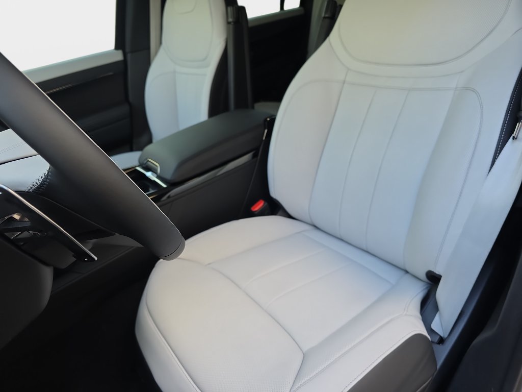New 2027 Land Rover Range Rover Sport Battersea AWD/4WD image 12