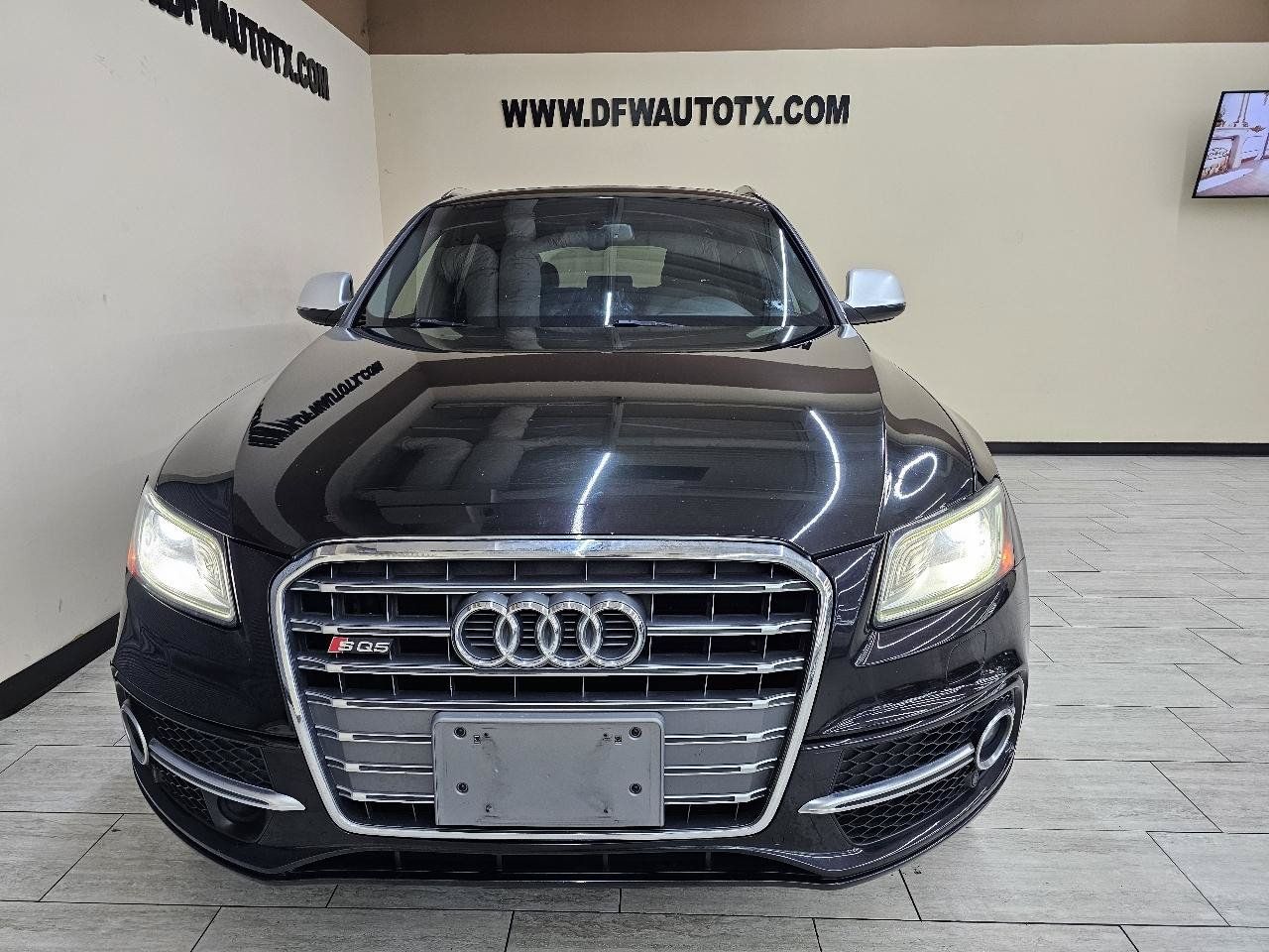 Used 2014 Audi SQ5 Prestige w/ Prestige Package AWD/4WD image 3