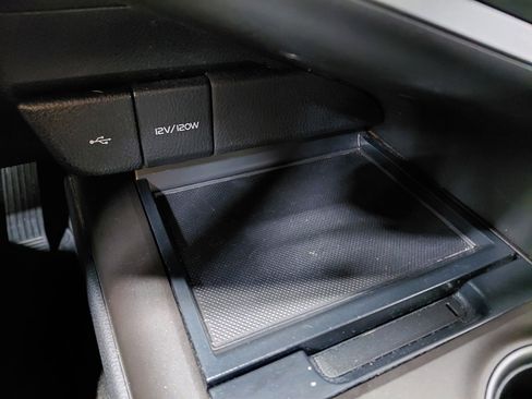 Used 2023 Toyota Camry SE image 28