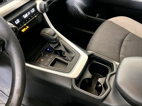 Used 2019 Toyota RAV4 XLE FWD image 13