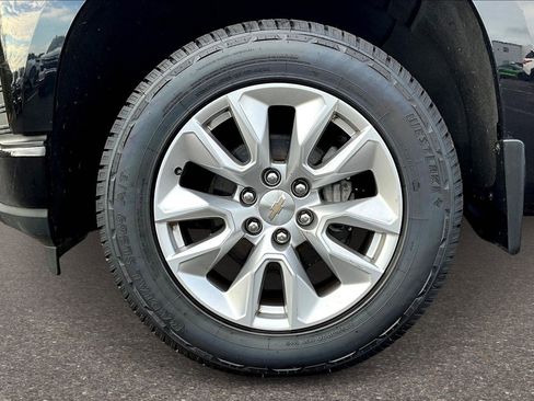 Used 2020 Chevrolet Silverado 1500 Custom w/ Custom Value Package image 25