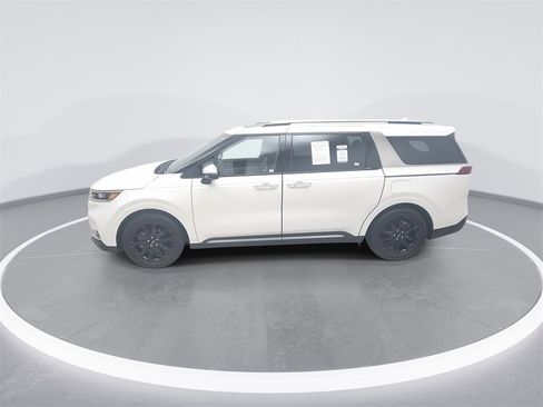Used 2024 Kia Carnival SX Prestige image 4