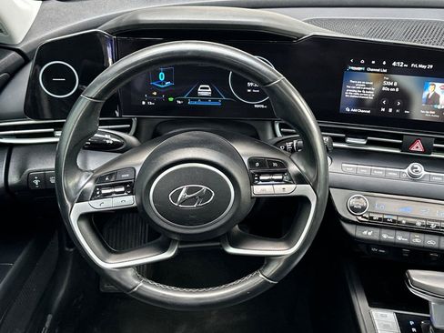 Used 2023 Hyundai Elantra Limited FWD image 13