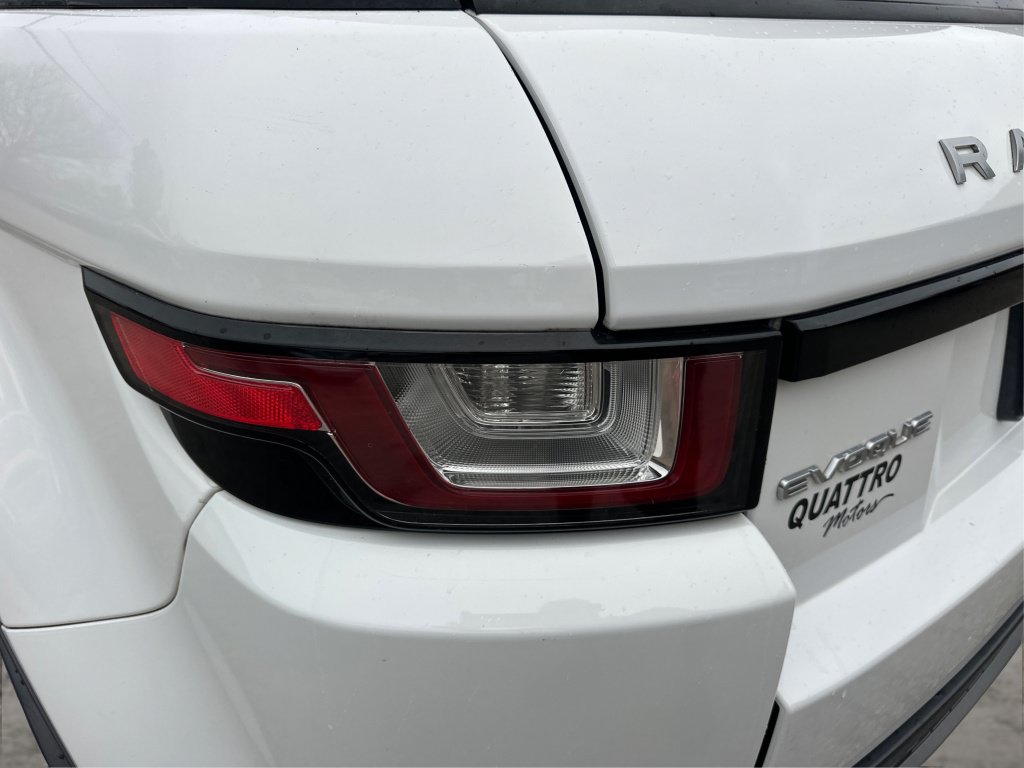 Used 2017 Land Rover Range Rover Evoque SE AWD/4WD image 21