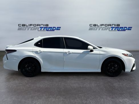 Used 2023 Toyota Camry SE w/ Convenience Package FWD image 4