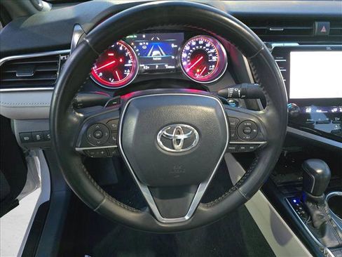 Used 2018 Toyota Camry XSE image 19