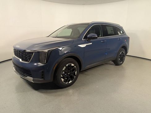 New 2026 Kia Sorento S w/ S Panoramic Sunroof Package image 3