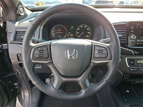 Used 2025 Honda Ridgeline TrailSport image 19