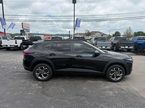 Used 2025 Chevrolet Trax LT w/ Driver Confidence Package FWD image 9