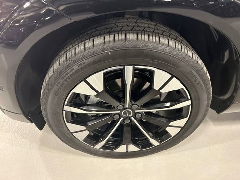 Used 2026 Volvo XC60 B5 Plus w/ Protection Package Premier image 8