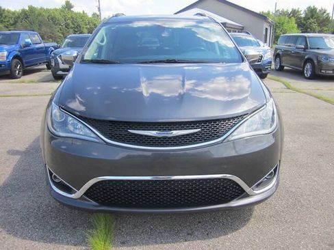 Used 2020 Chrysler Pacifica Limited FWD image 8