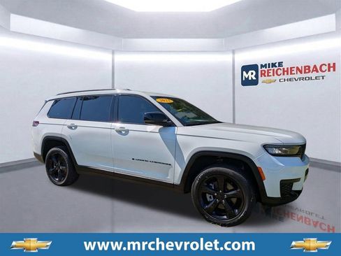 Used 2023 Jeep Grand Cherokee L Laredo RWD image 1