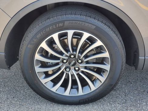 Certified 2023 Lincoln Aviator Reserve w/ Elements Package Plus AWD/4WD image 5