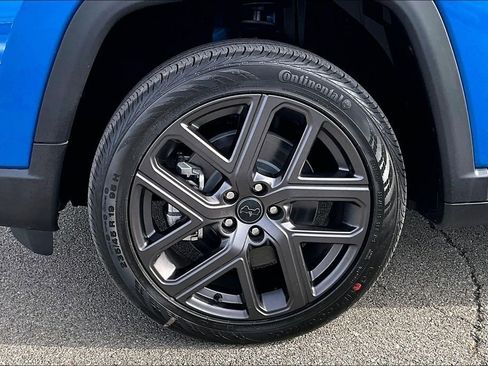 New 2026 Jeep Compass Latitude image 11