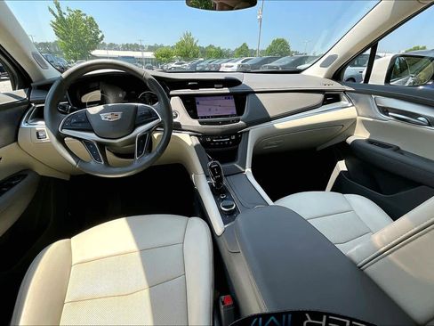 Used 2021 Cadillac XT5 Premium Luxury image 15