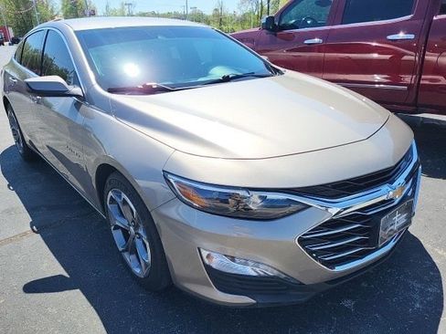 Used 2024 Chevrolet Malibu LT image 2