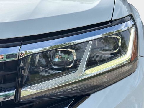 Used 2022 Volkswagen Atlas SE w/ Panoramic Sunroof Package image 5