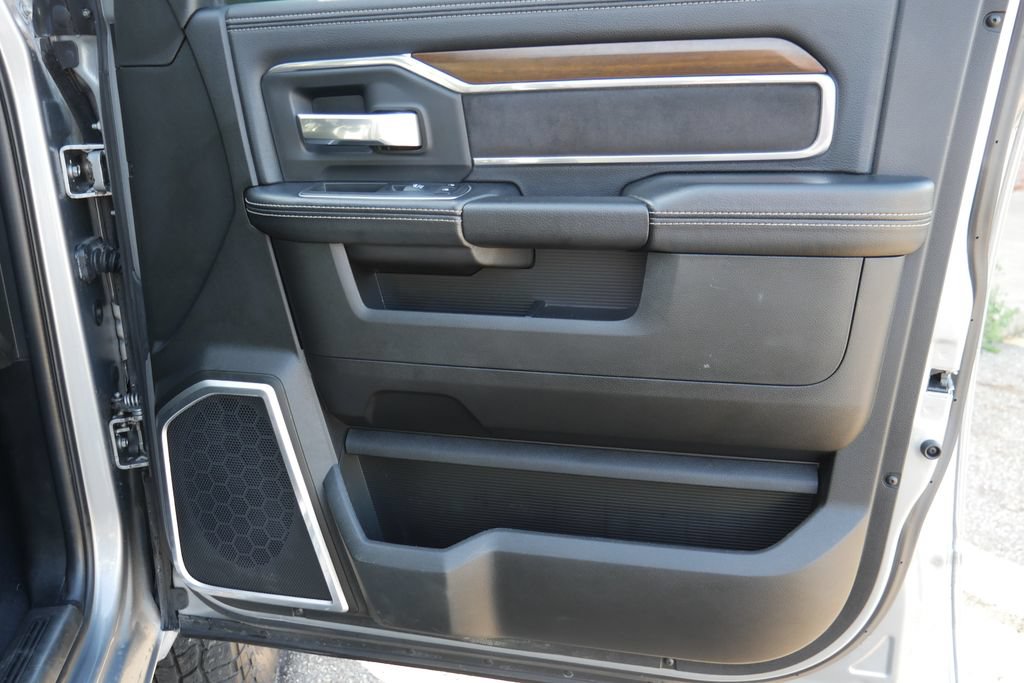 Used 2022 RAM 2500 Laramie AWD/4WD image 9