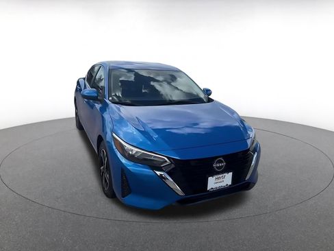 Used 2025 Nissan Sentra SV image 3